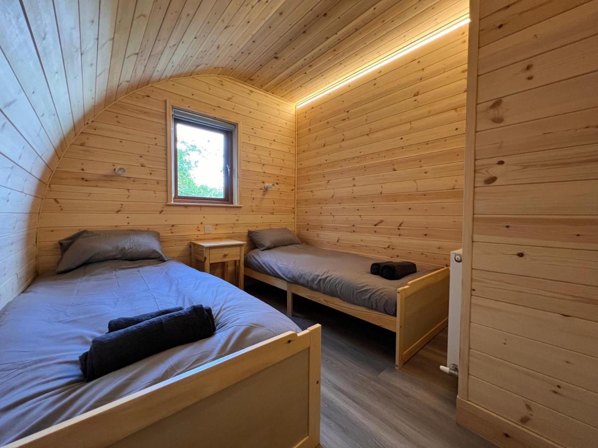 Cosy And Eco-Friendly Cabins Next To 16Th Century Pub Newmarket  Exterior foto