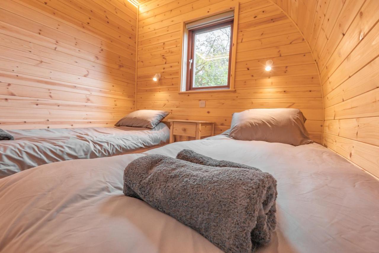 Cosy And Eco-Friendly Cabins Next To 16Th Century Pub Newmarket  Exterior foto