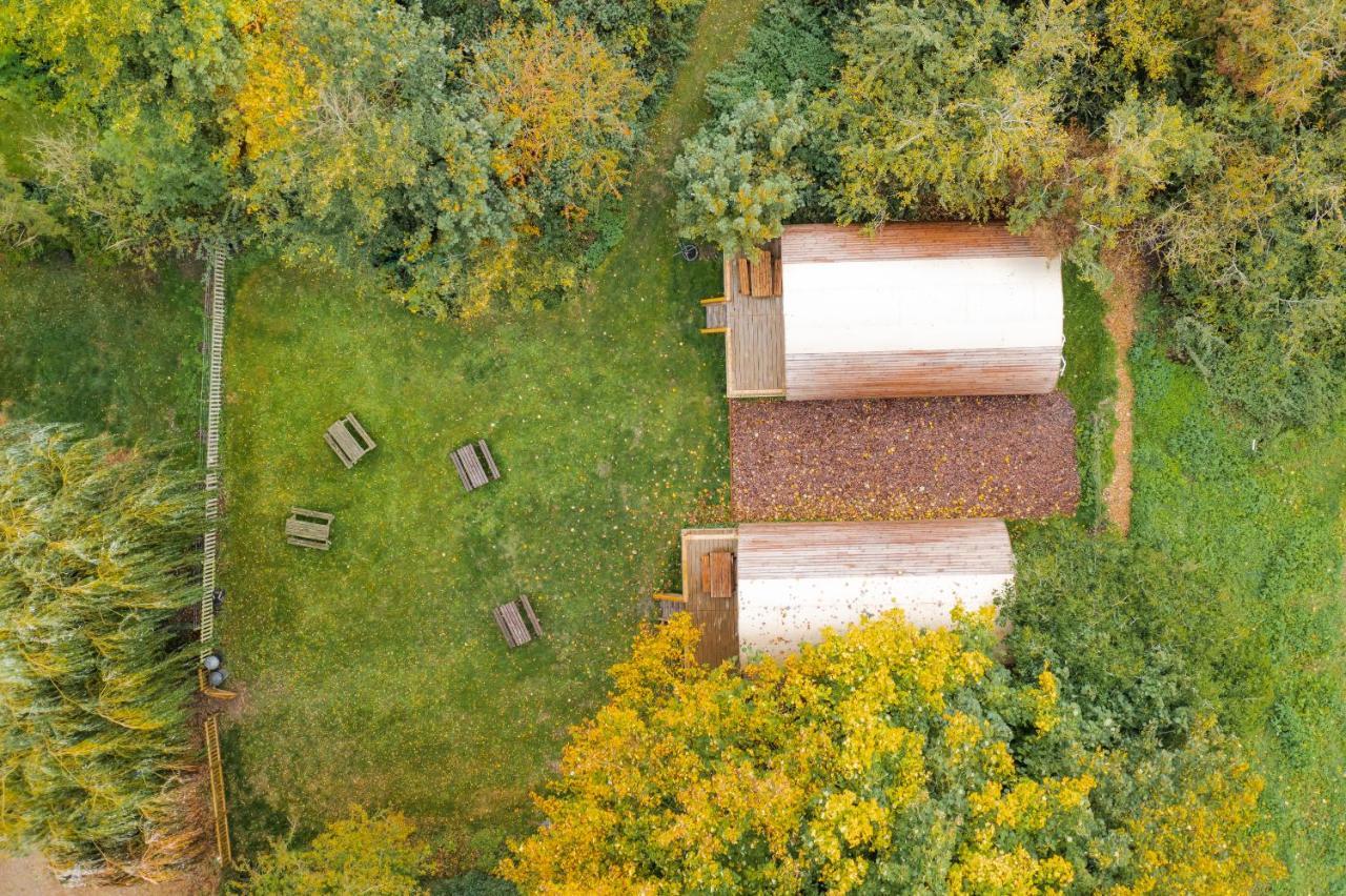 Cosy And Eco-Friendly Cabins Next To 16Th Century Pub Newmarket  Exterior foto